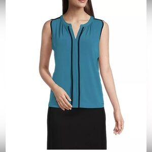 SALE ✨ Calvin Klein (XS) Knit Split V-Neck Sleeveless Pleated Piped Blouse